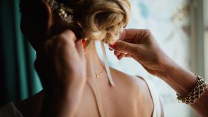 coafuri nunta bucle par lung